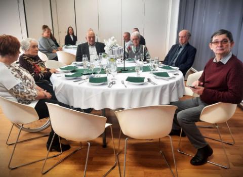 Friendly gathering with FBERG retirees
