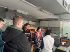Študenti FBERG v kontrolnom a chemickom laboratóriu civilnej ochrany v Jasove